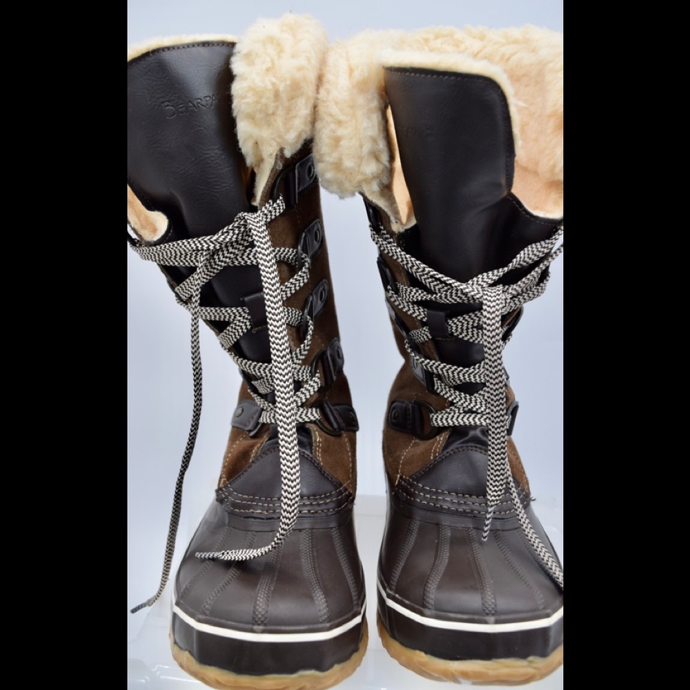 Bearpaw, women’s snow boot, size 9